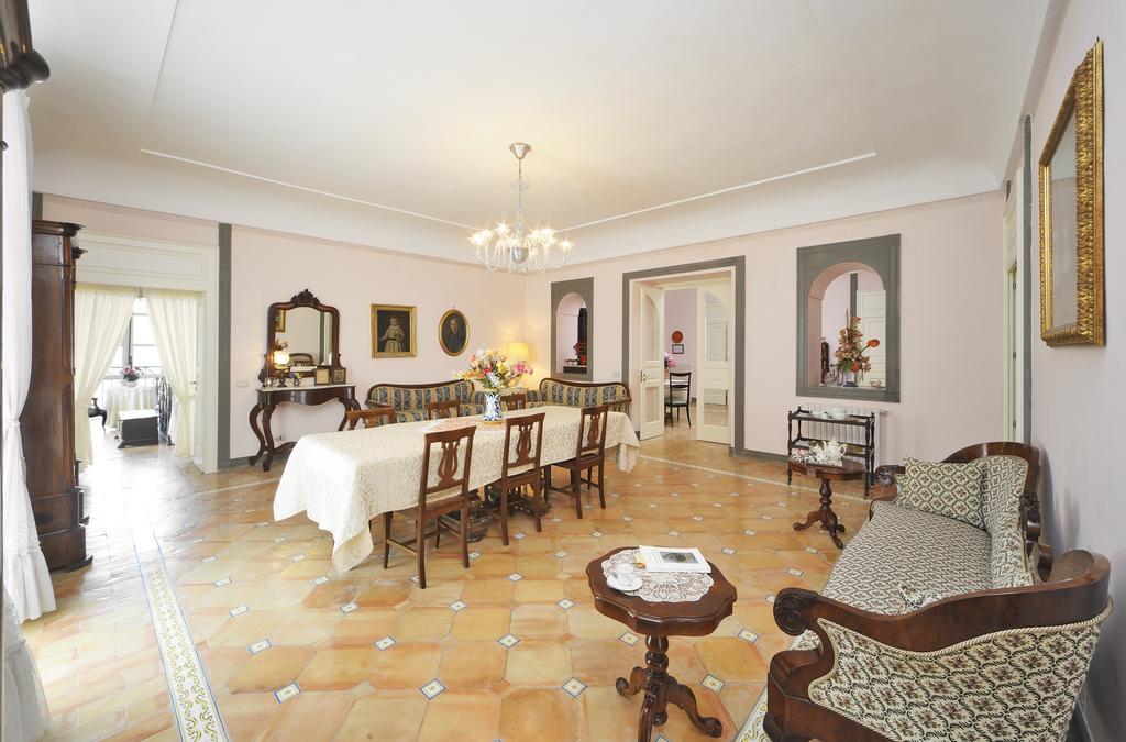 Residenza Matarazzo E Le Sue Soffitte Appartement Castellabate Kamer foto