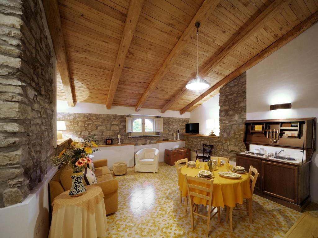 Residenza Matarazzo E Le Sue Soffitte Appartement Castellabate Kamer foto